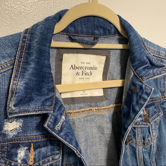 Distressed Jean Jacket - Picture 6 of 9